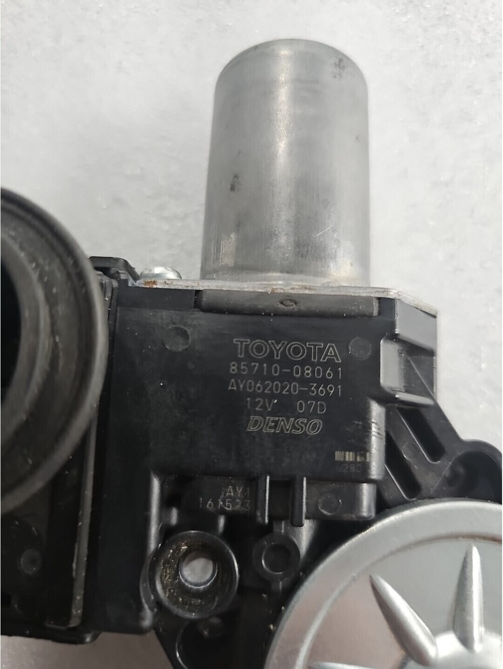 2015 - 2020 TOYOTA SIENNA REAR RIGHT SIDE DOOR WINDOW GLASS MOTOR OEM 8571008061
